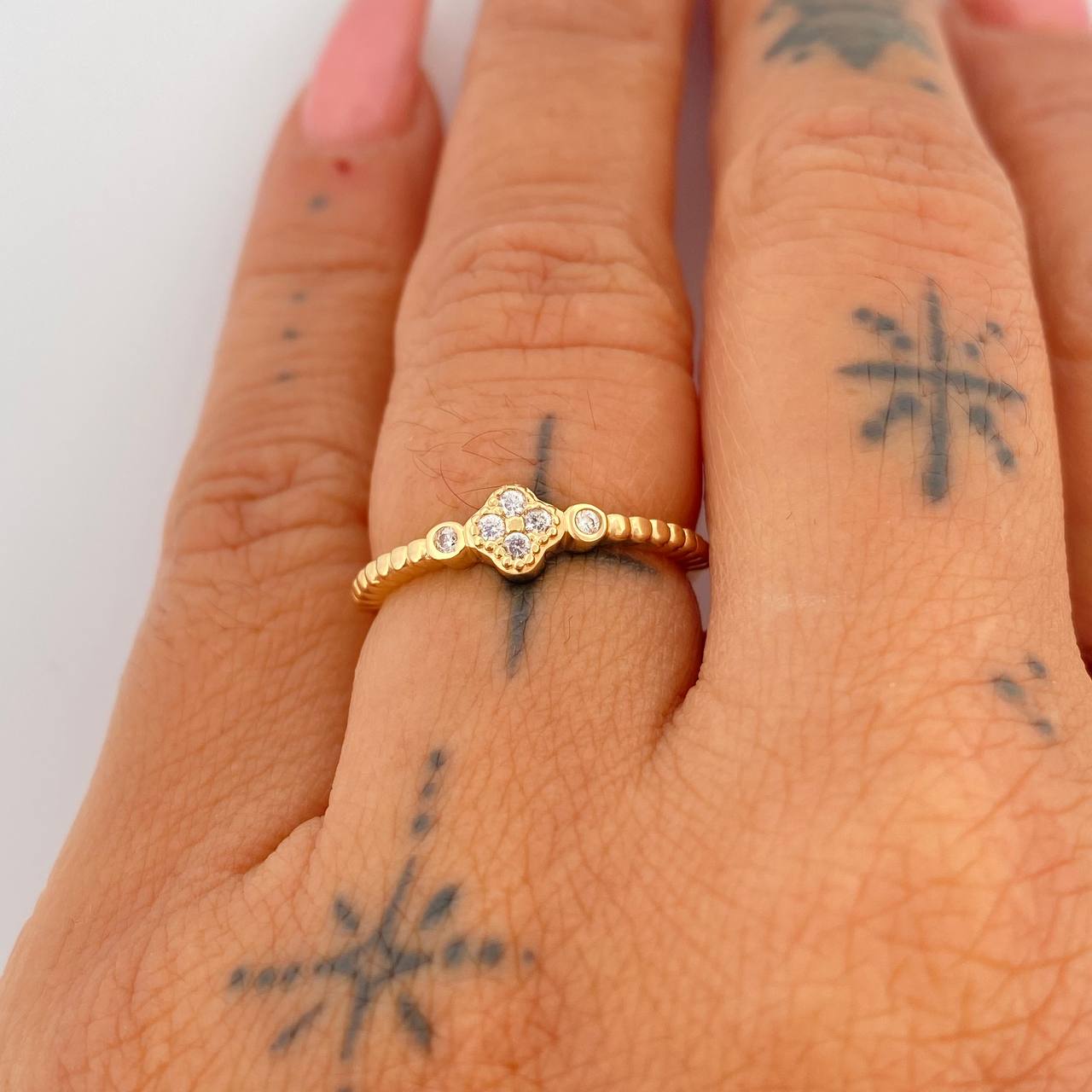 Anillo Solitario Trio 1.95gr / T7 1/4 / Oro 18K &