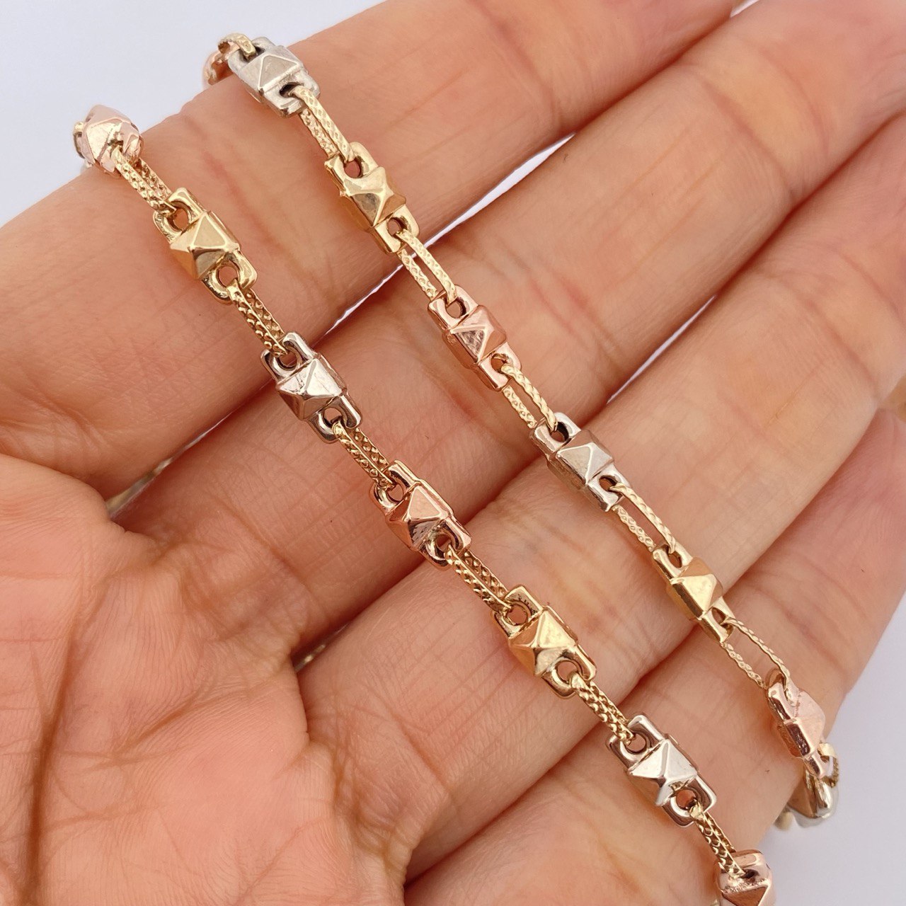 Cadena Rustica Piramide 12.35gr / 62cm / Oro 18K $