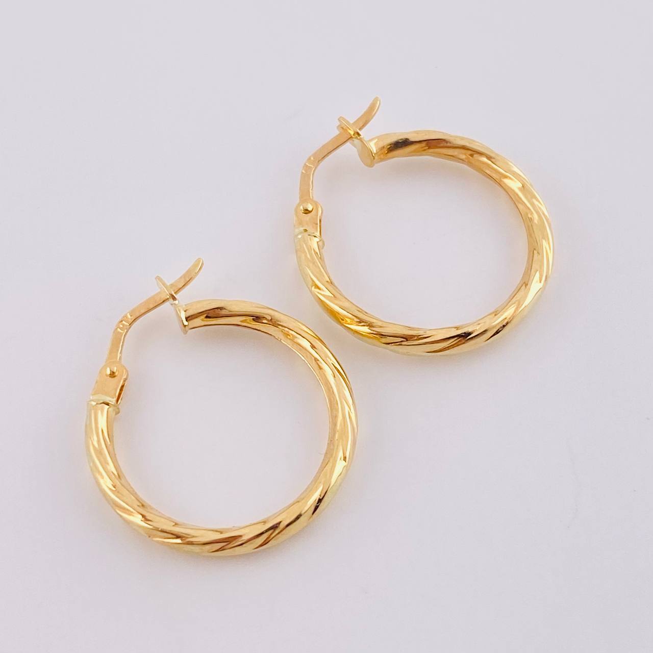 Candongas Entorchadas 1.6 g / 1/2 in Oro Amarillo 18K