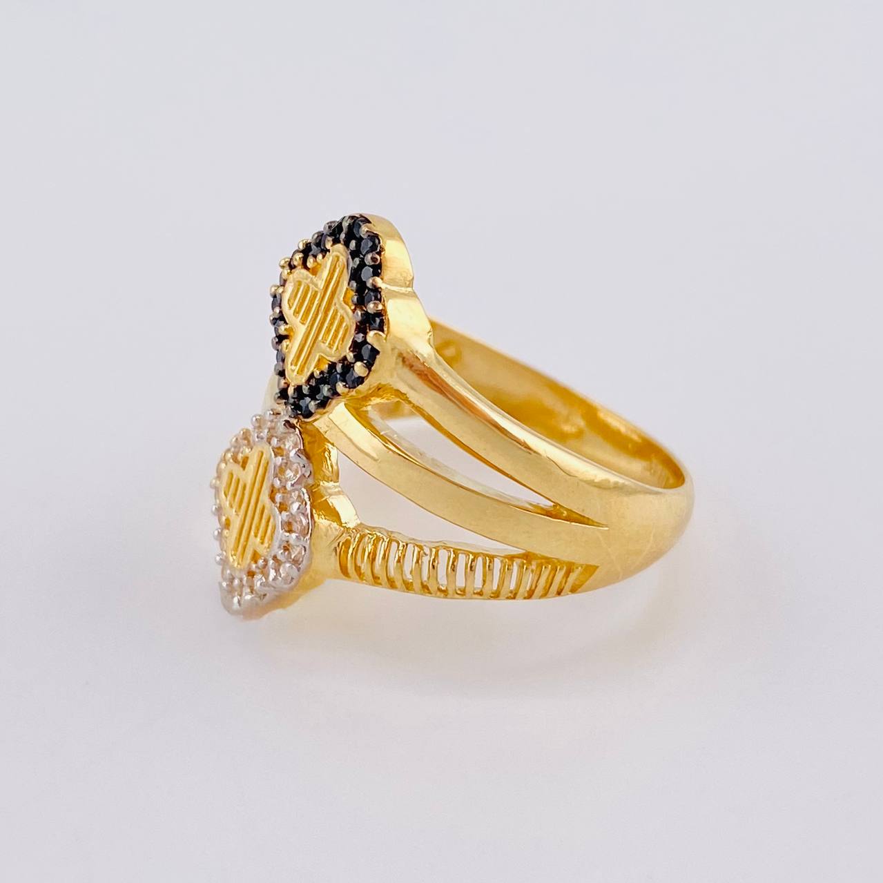 Anillo Trebol Basteado Parcial 4.65 g / T6 1/4 Dos Oros Amarillo Blanco 18K