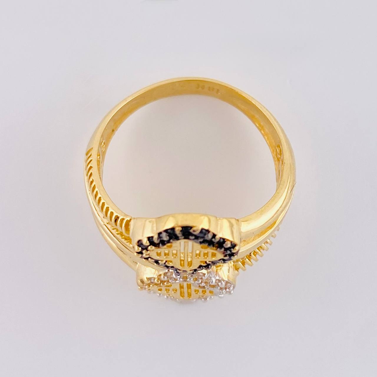 Anillo Trebol Basteado Parcial 4.65 g / T6 1/4 Dos Oros Amarillo Blanco 18K