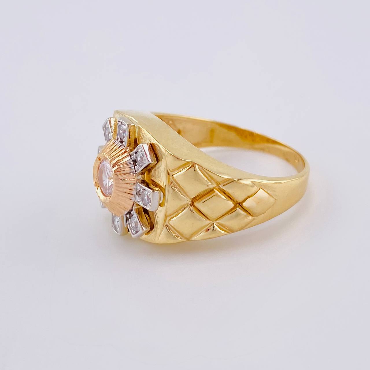 Anillo Flor Sentury En Granada 9.05 g / T9 1/2 Tres Oros 18K