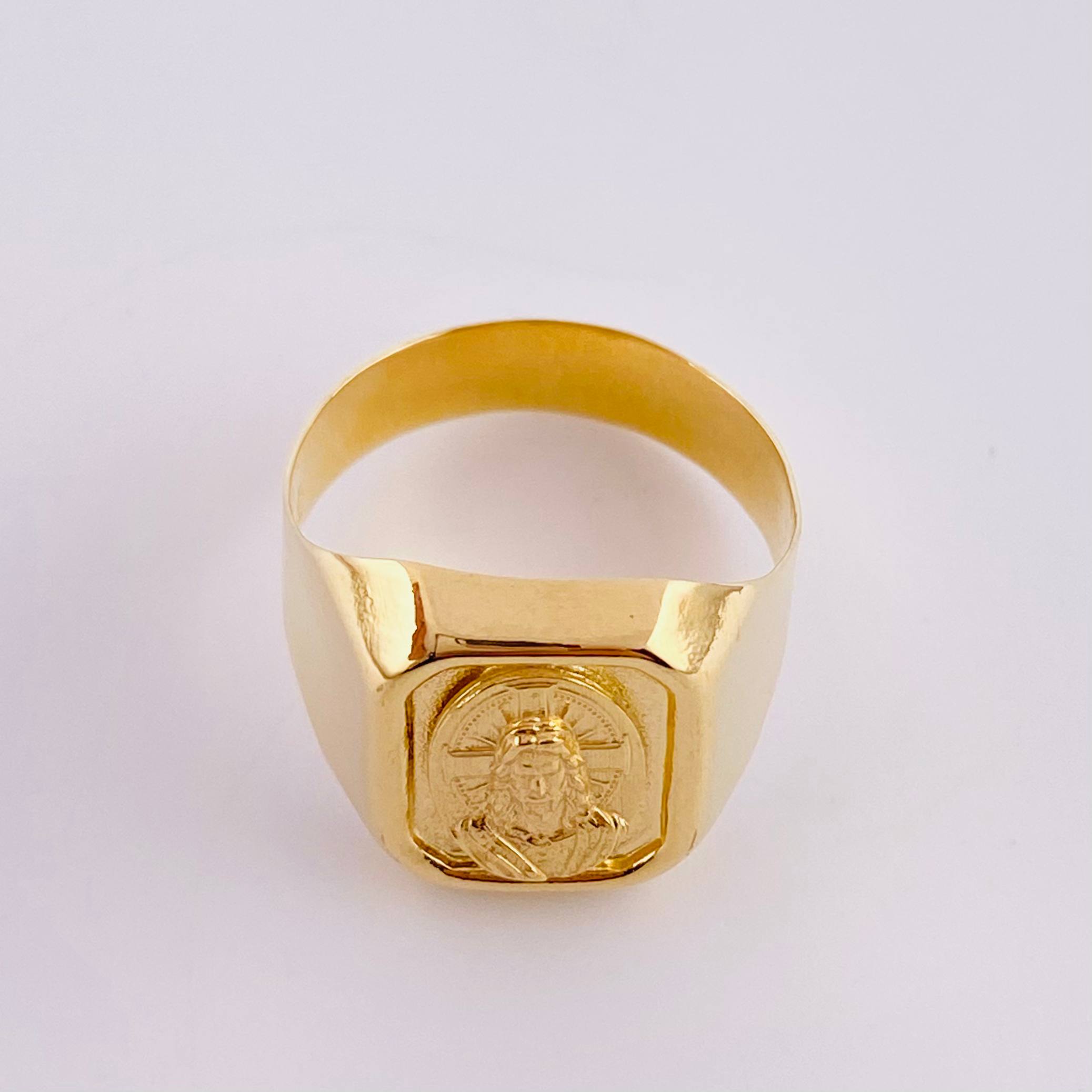 Christ Signet Ring Sparkles 3.85g / Size 8 1/2 Yellow Gold 18K