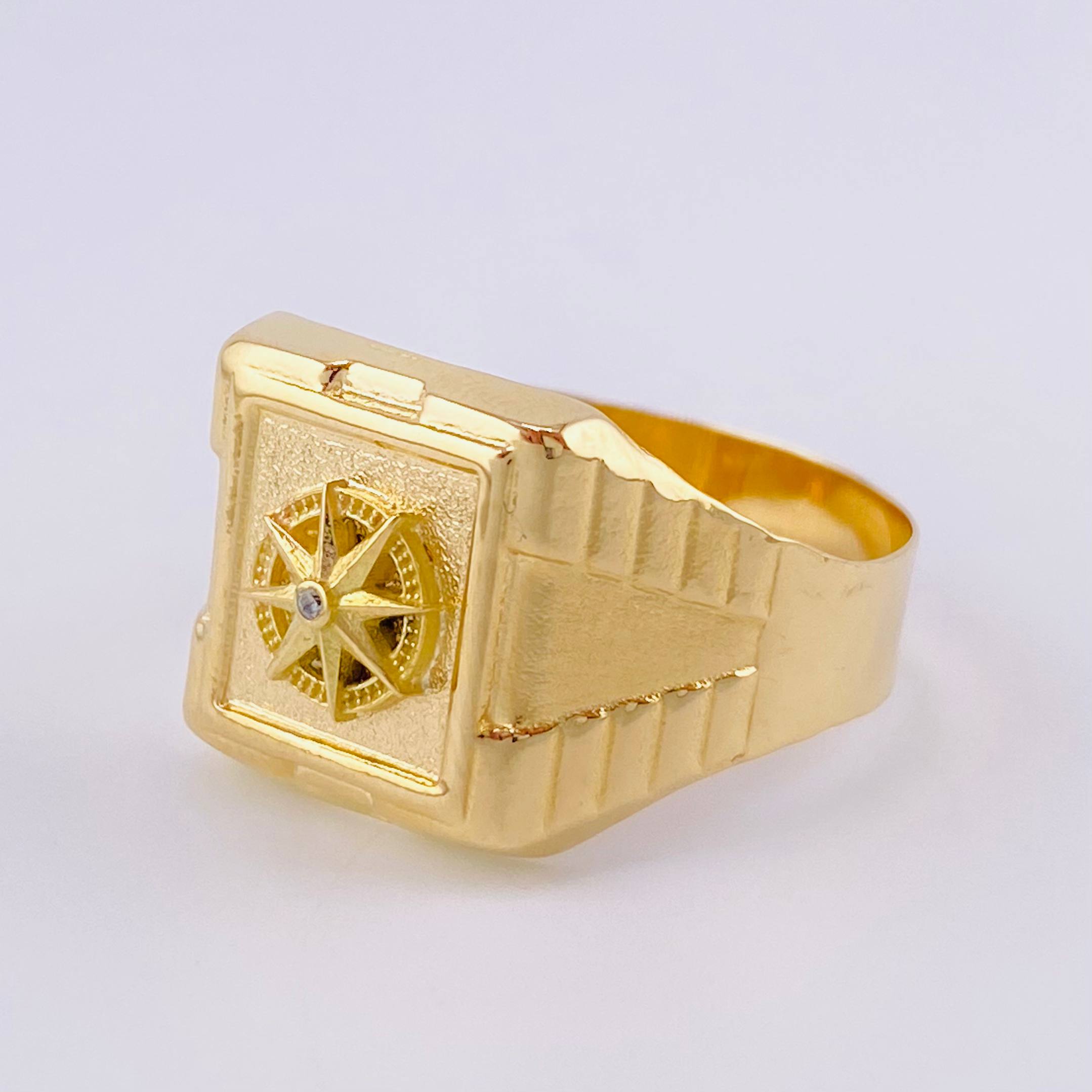 Cardinal Star Signet Ring 3.2g / T10 1/4 Yellow Gold 18K