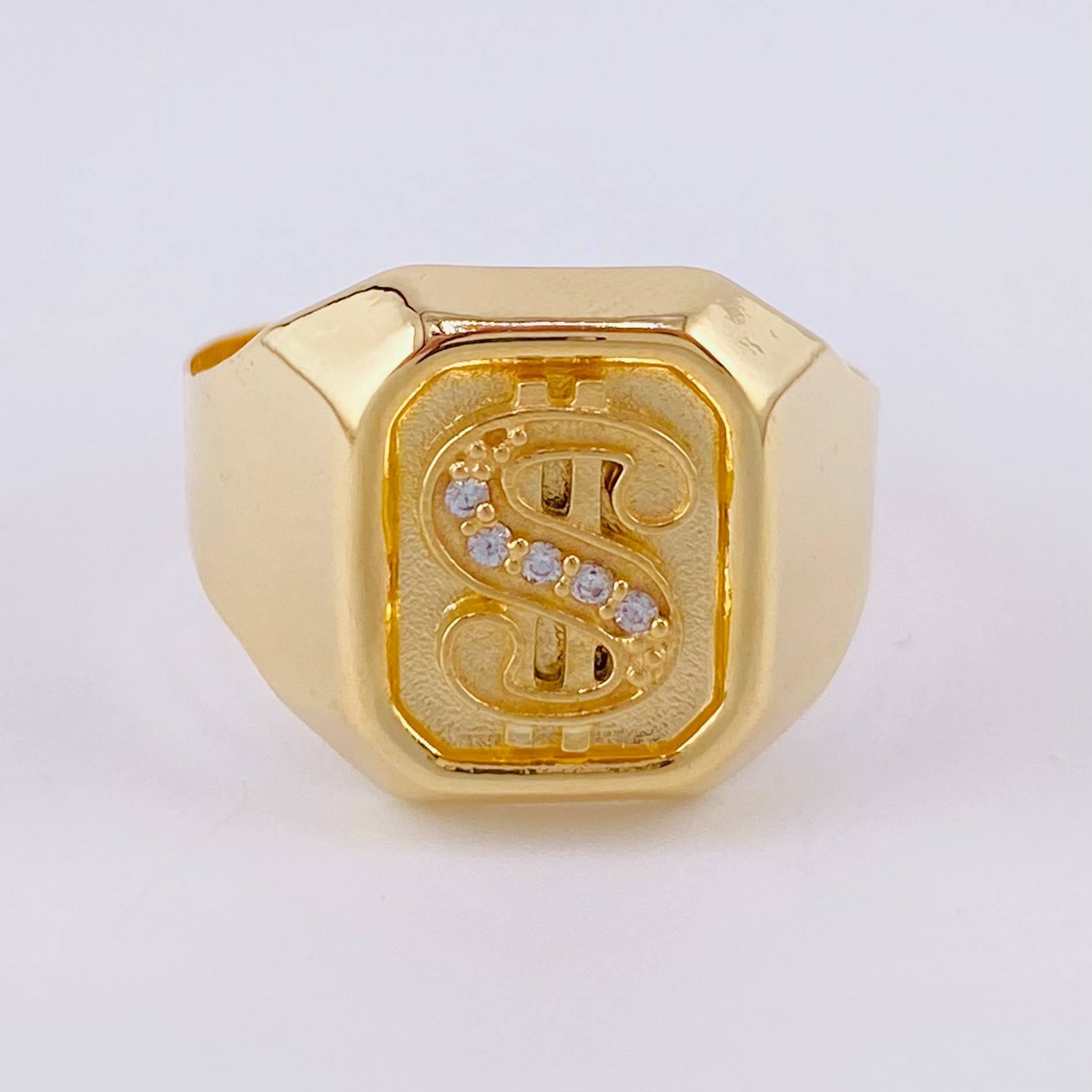 Signet Ring Weight 3.8g / Size 9 Yellow Gold 18K
