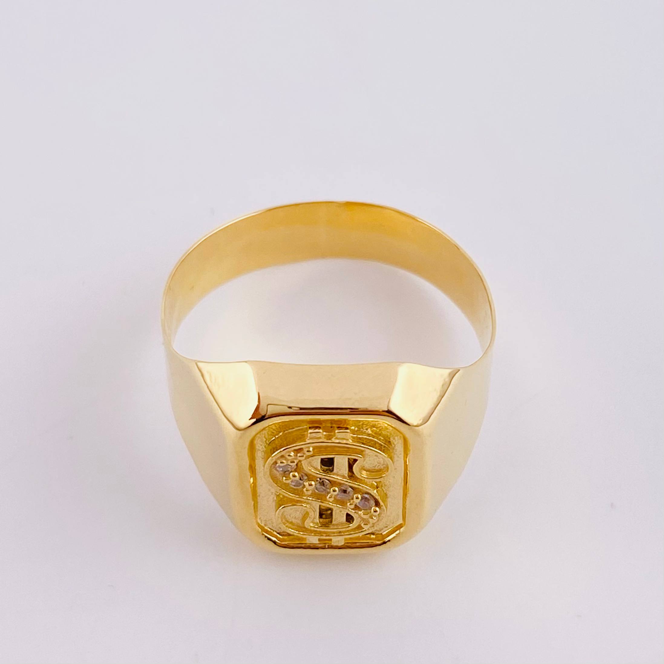 Signet Ring Weight 3.8g / Size 9 Yellow Gold 18K