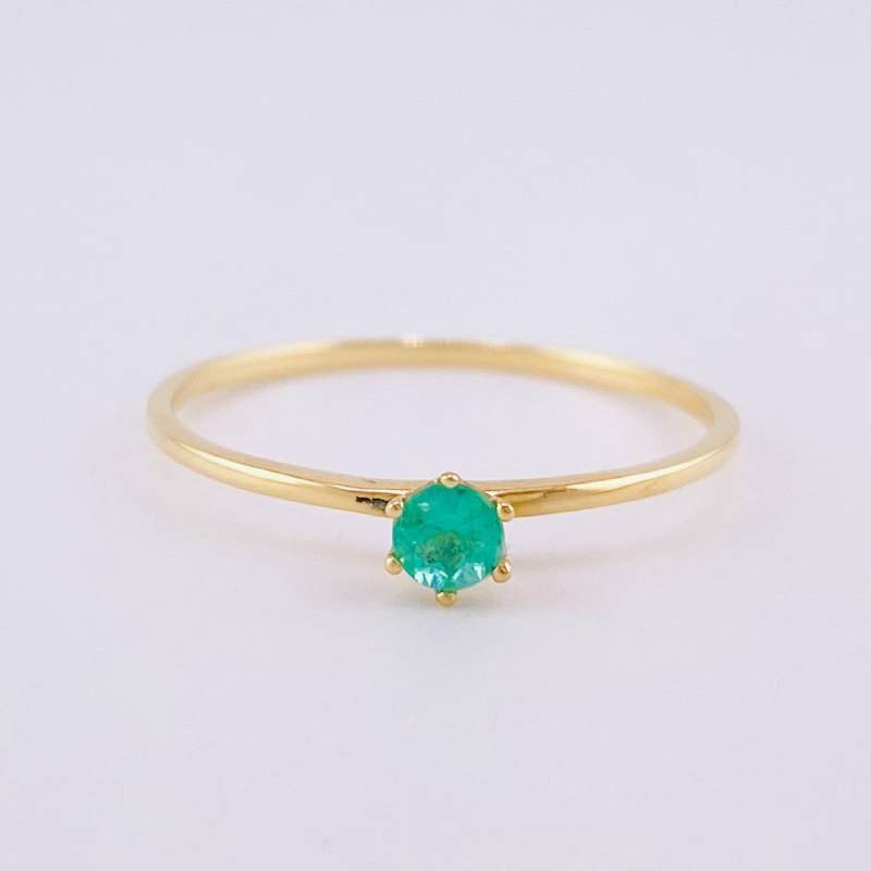Anillo Solitario Seis Garras Esmeralda 6pts 0.9g / T6 3/4 Oro Amarillo 18K