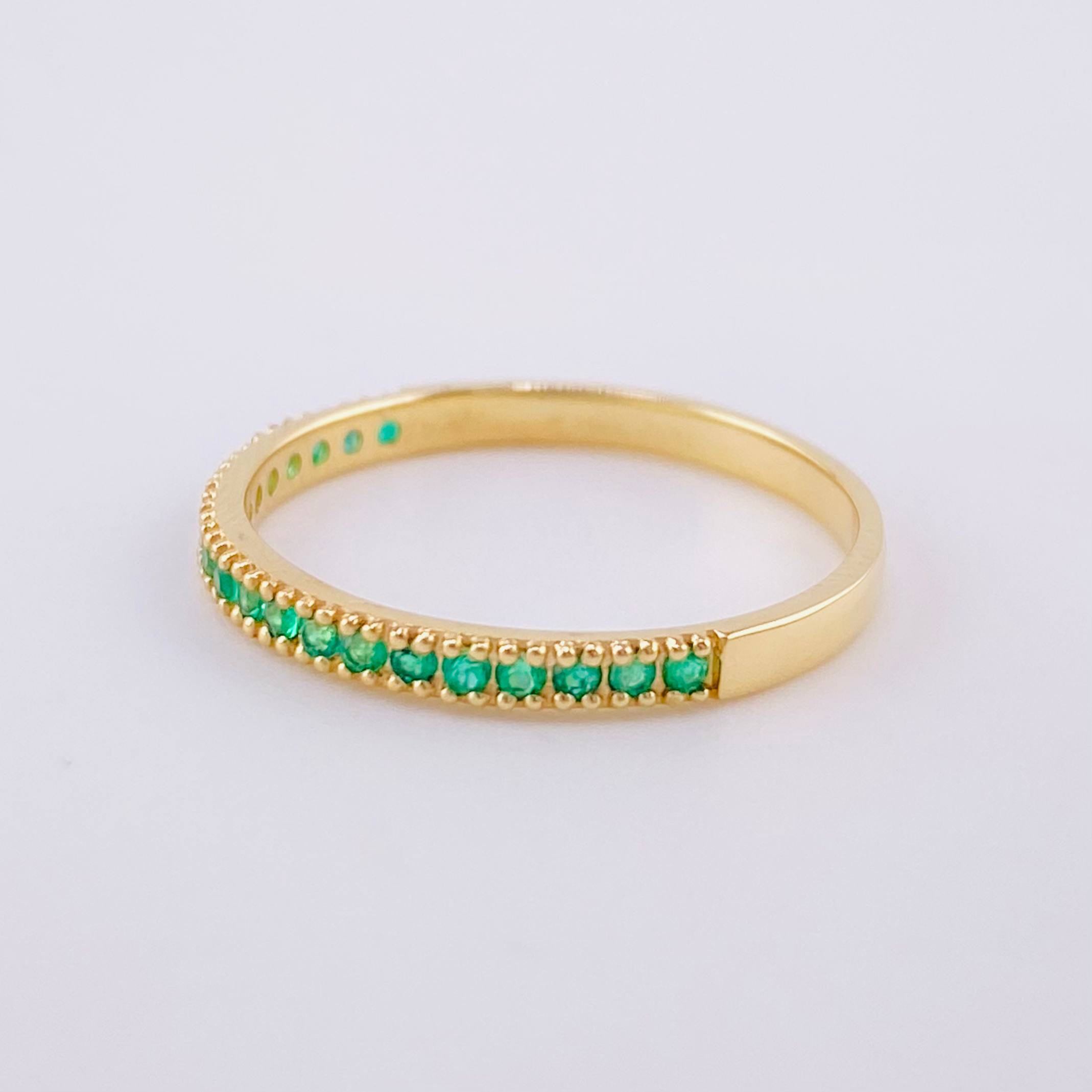 Anillo Carril Tupido Esmeraldas 17pts 1.5g / T6 1/2 Oro Amarillo 18K