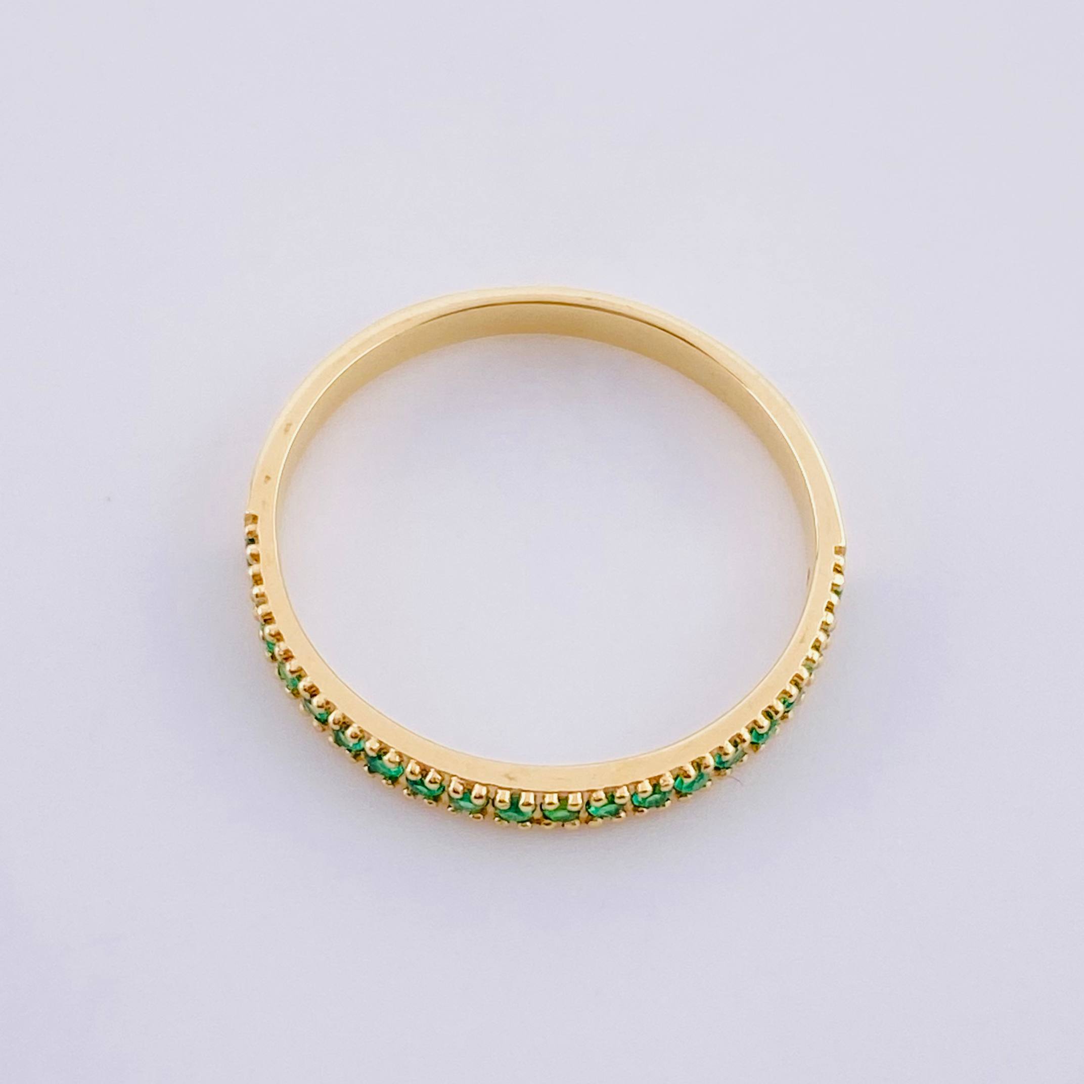 Anillo Carril Tupido Esmeraldas 17pts 1.5g / T6 1/2 Oro Amarillo 18K