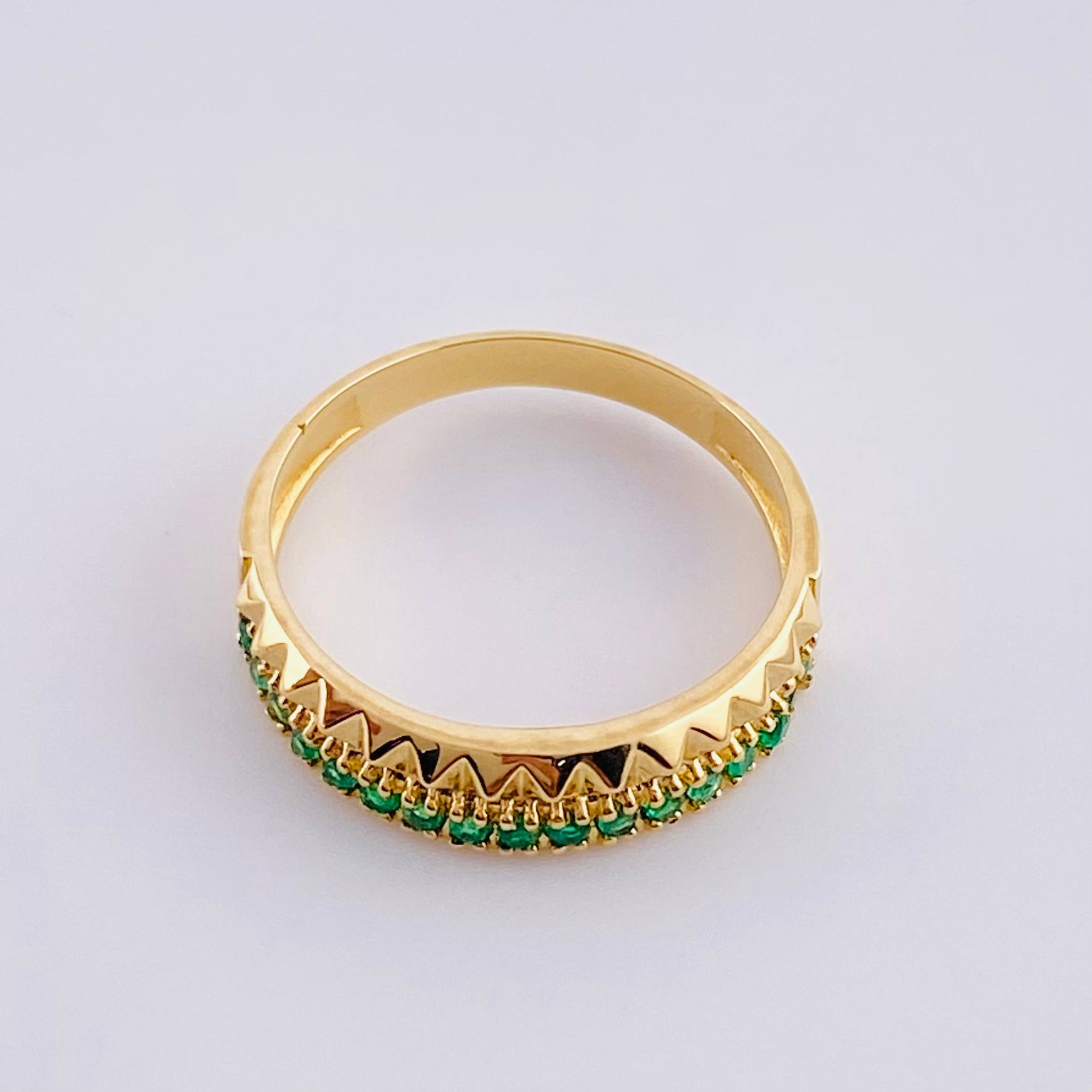 Double Rail Triangular Emerald Ring 15pts 2.95g / T5 3/4 Yellow Gold 18K