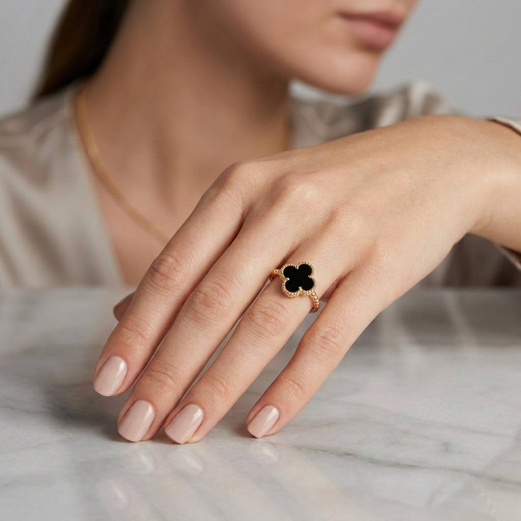 Clover Onyx Bubble Ring 2.05g / T6 1/2 Yellow Gold 18K