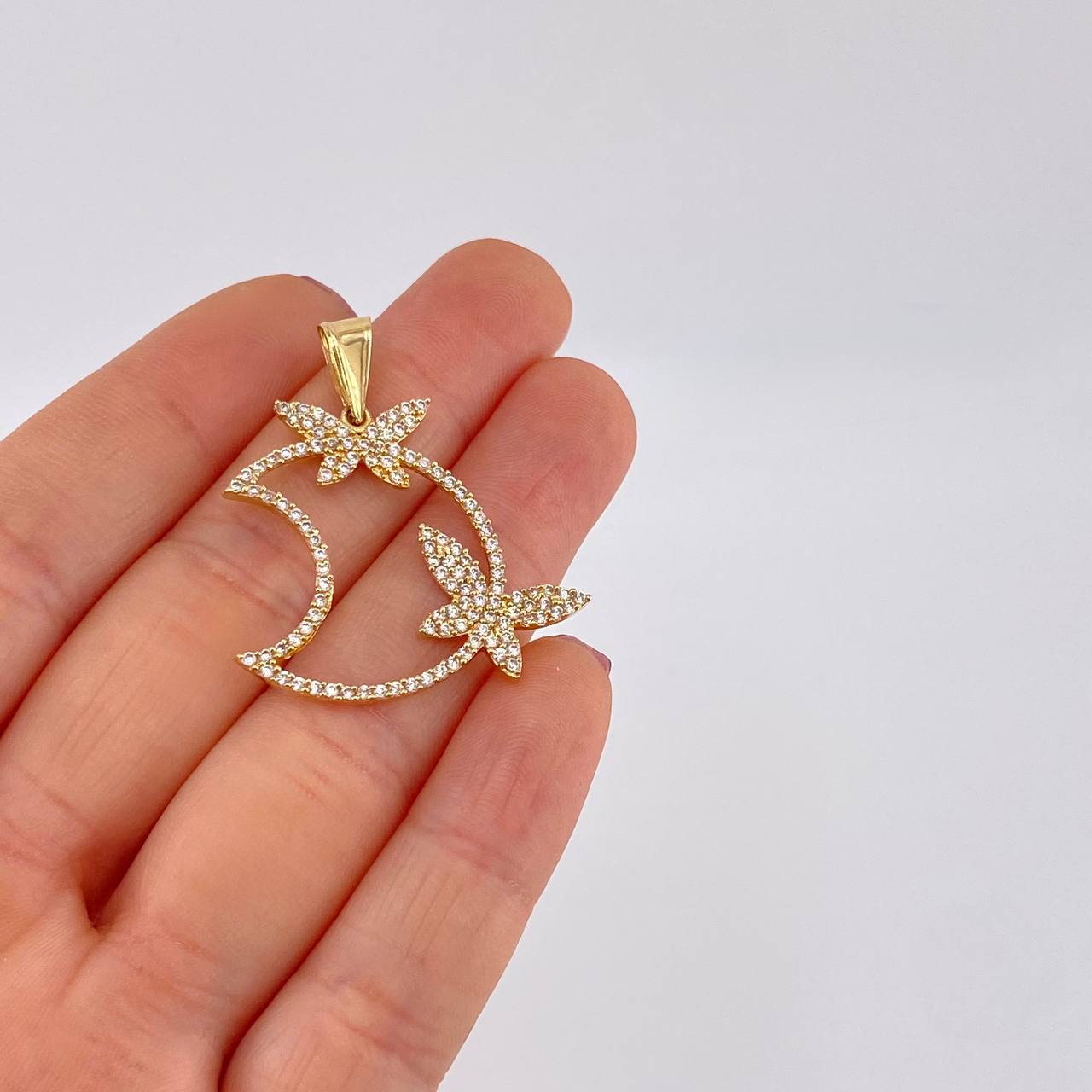 Fantasy Moon Pendant 3.6g / 1 1/2 in 18K Yellow Gold