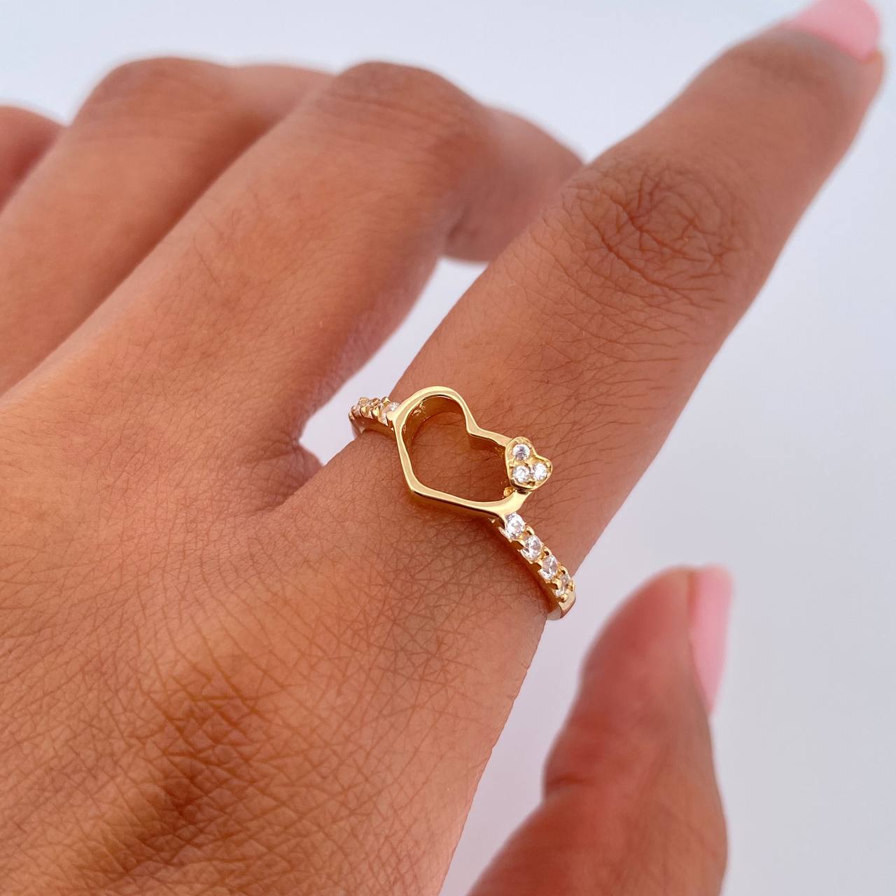 Heart Silhouette Ring 1.7gr / Size 5 1/2 / 18K Gold $