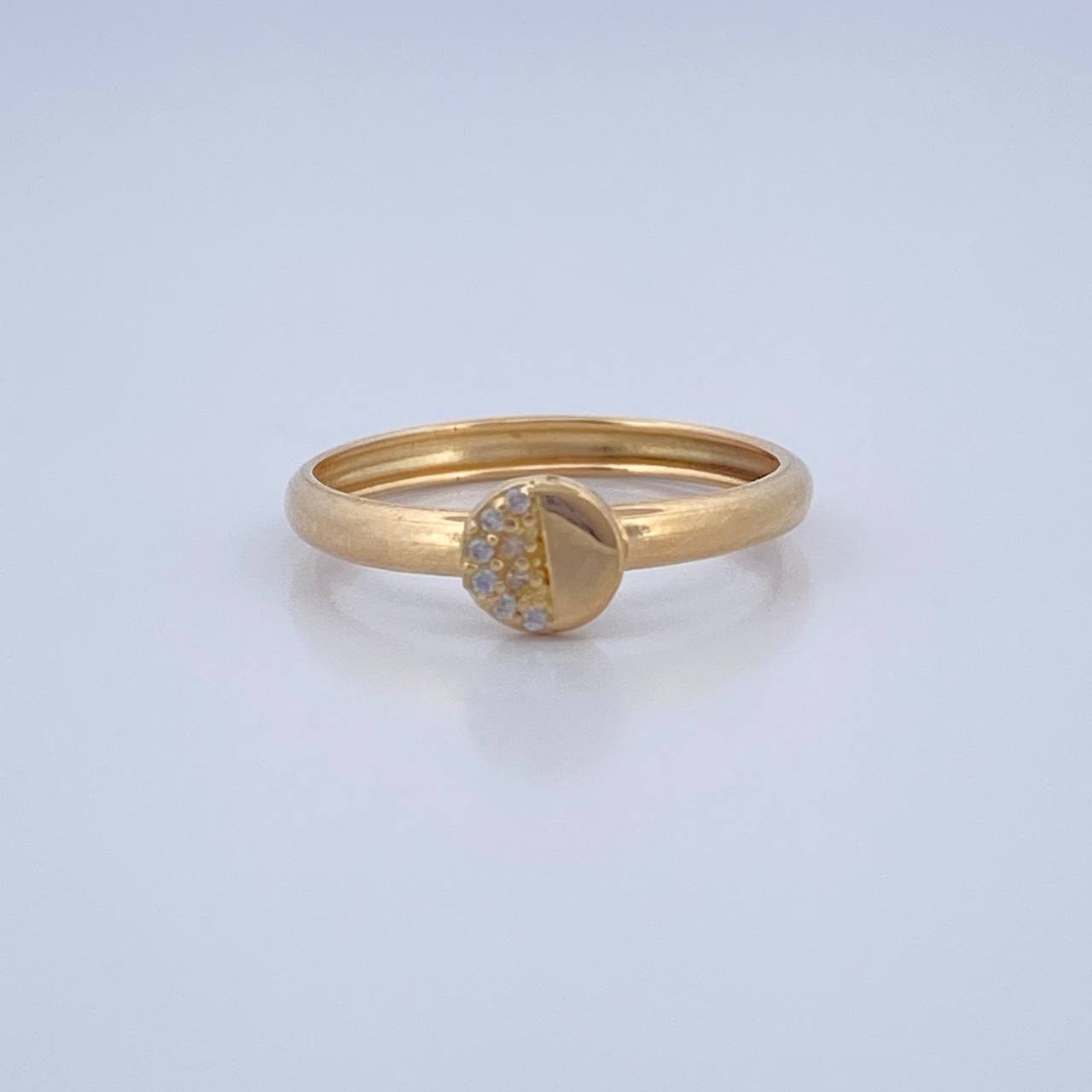 Half Circle Ring 1.05gr / Size 5 3/4 / 18K Gold $