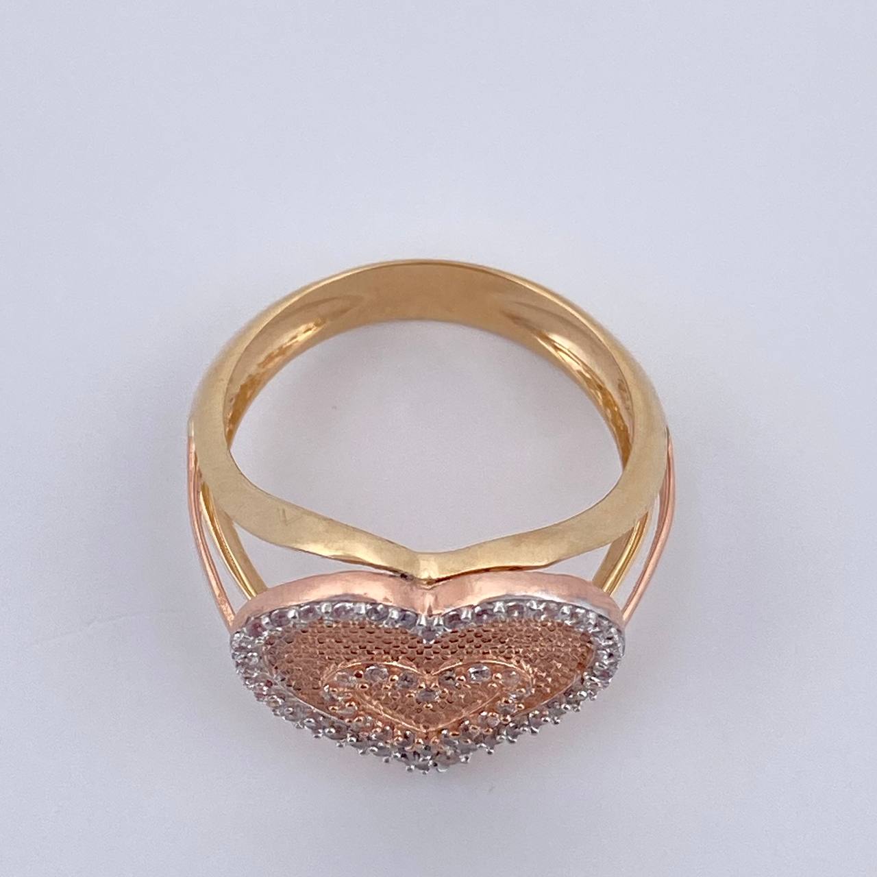 Heart Ring 4.8gr / Size 6 1/2 / 18K Gold $
