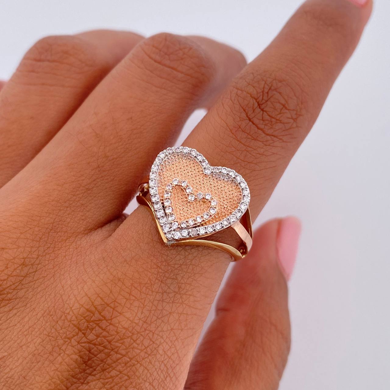 Heart Ring 4.8gr / Size 6 1/2 / 18K Gold $
