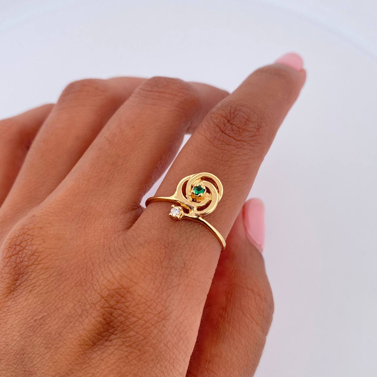 Rose Ring 1.45gr / Size 6 3/4 / 18K Gold $