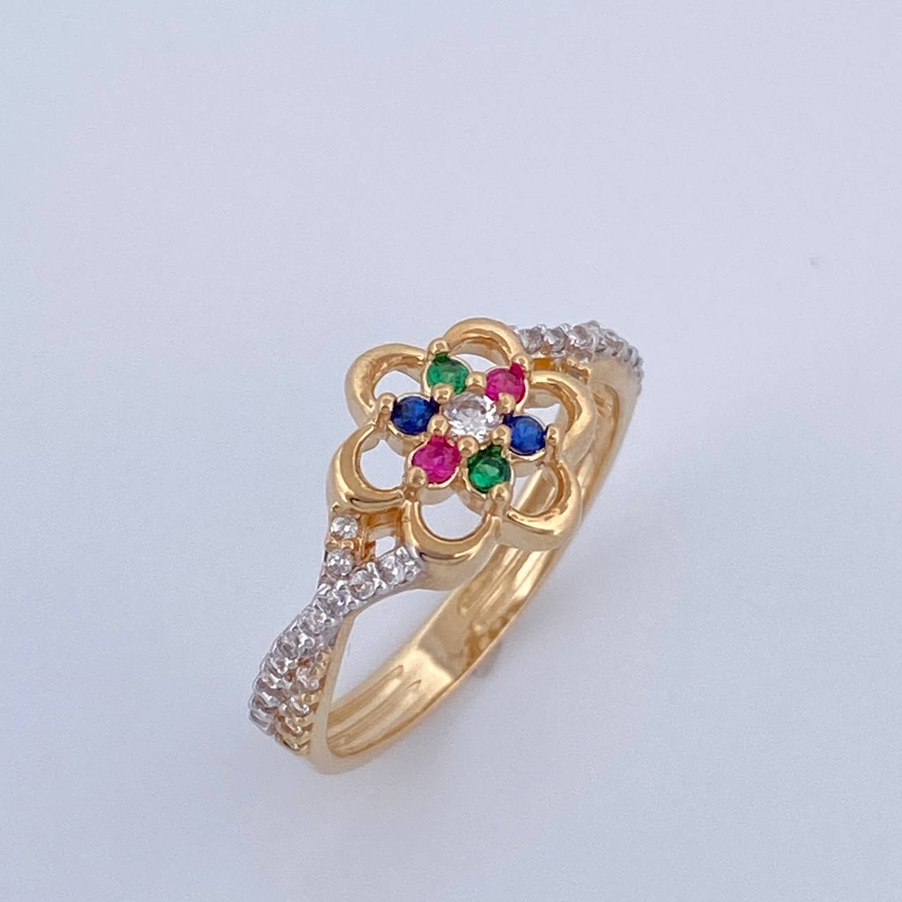Flower Ring 3gr / Size 6 3/4 / 18K Gold $