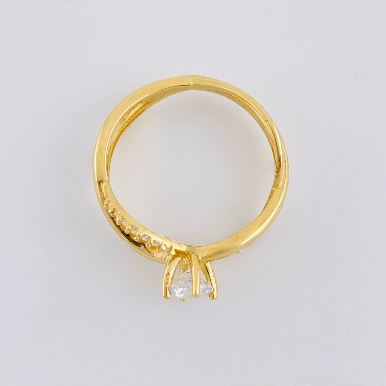 Intertwined Solitaire Ring 2.45 g / T6 1/2 18K Yellow Gold