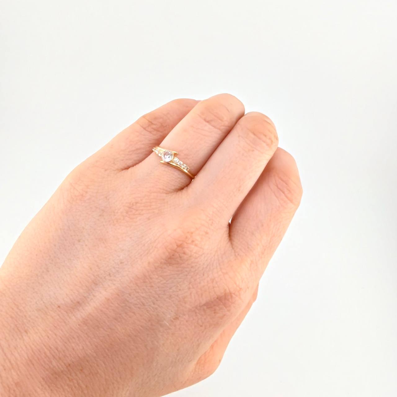 Solitaire Ring Coastal Wave Channel 1.55 g / T6 1/2 18K Yellow Gold