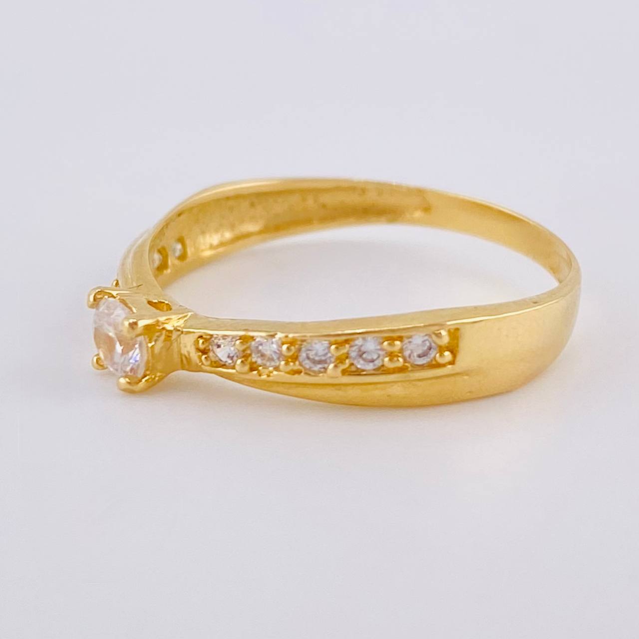 Solitaire Ring Four Prongs 1.95 g / T7 3/4 Yellow Gold 18K