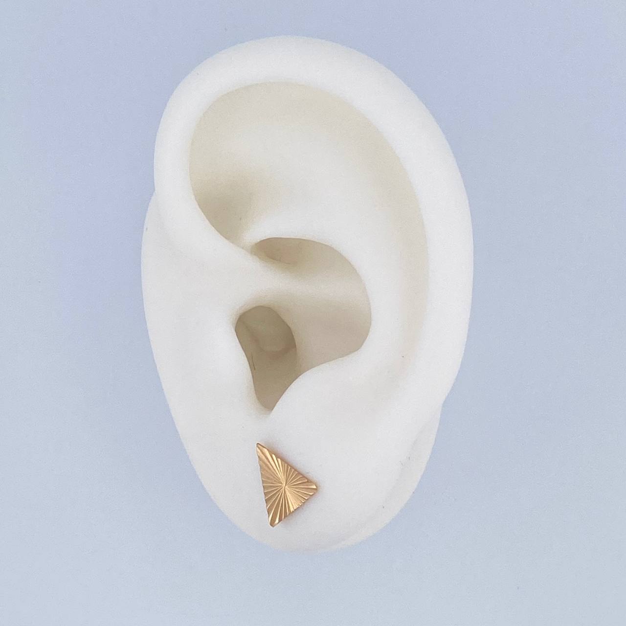 Triangle Stud Earrings 0.75gr / 18K Gold &