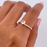 Solitaire Ring Inverted Line 1.6gr / Size 6 1/4 / 18K Gold $
