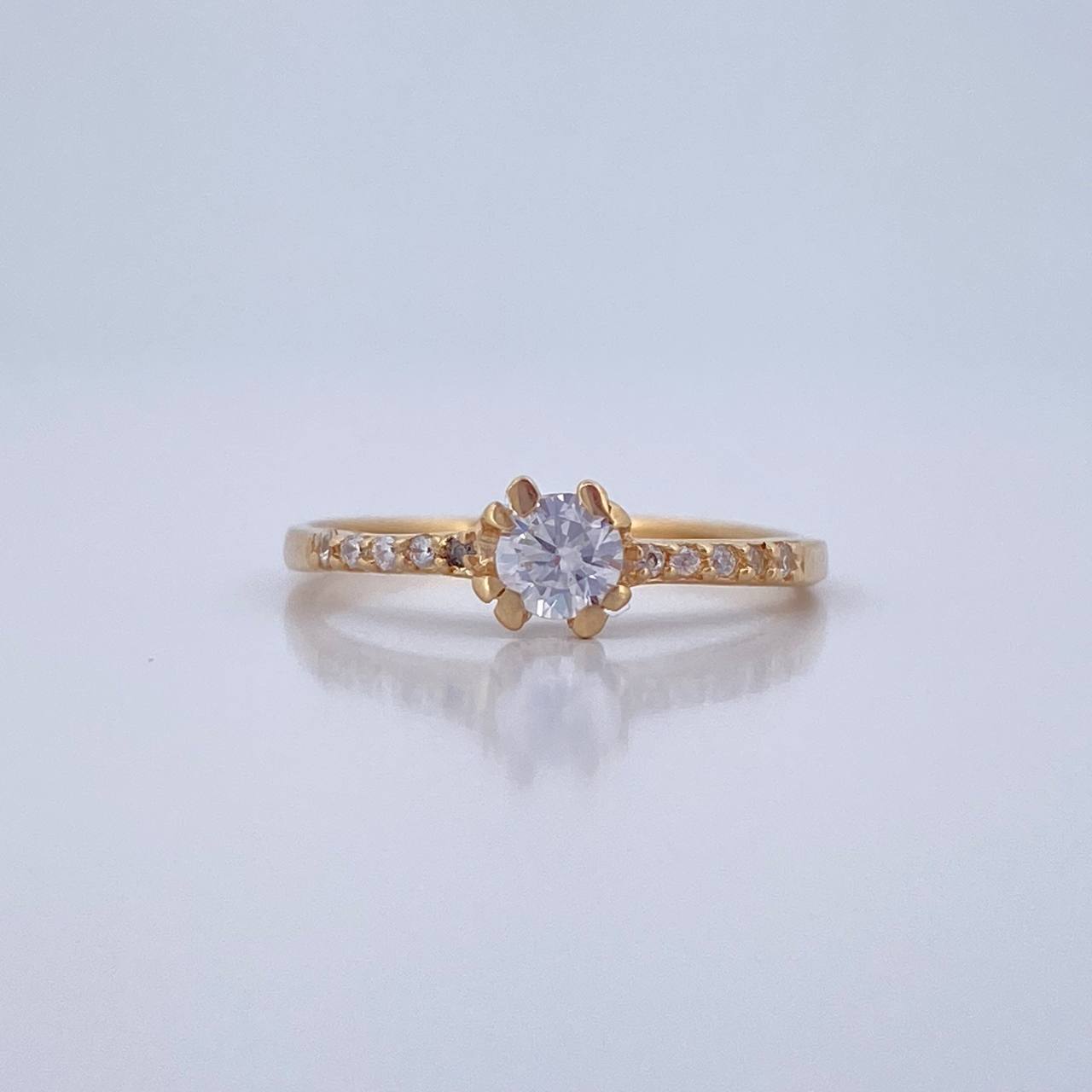 Solitaire Ring Churumbela 1.75gr / Size 6 / 18K Gold $