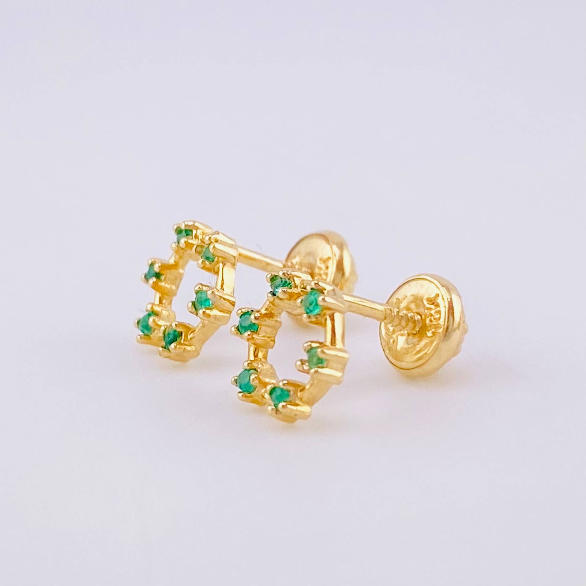 Stud Earrings Circle Emeralds 9pts 1.35g / in / 7.8mm Yellow Gold 18K