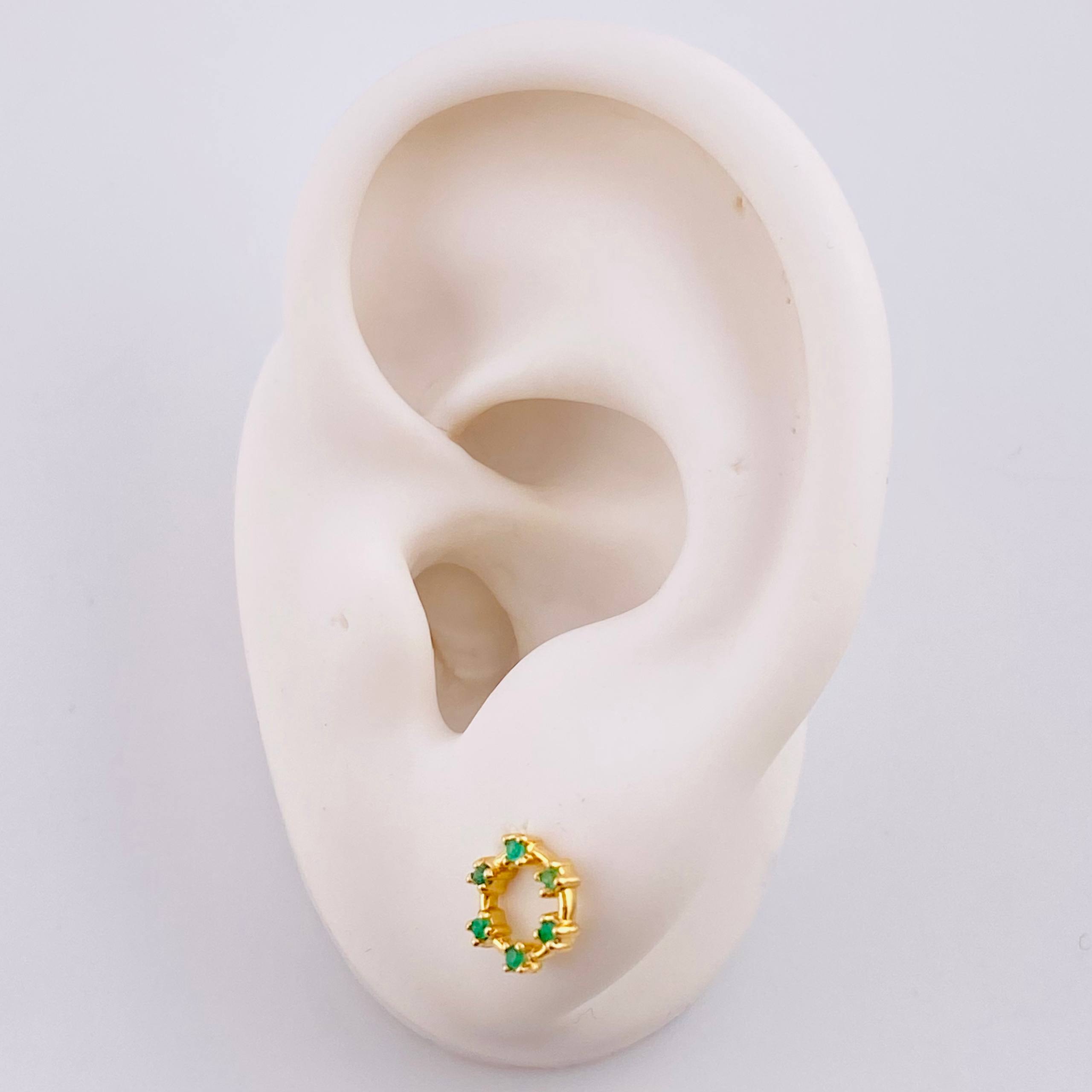 Stud Earrings Circle Emeralds 9pts 1.35g / in / 7.8mm Yellow Gold 18K