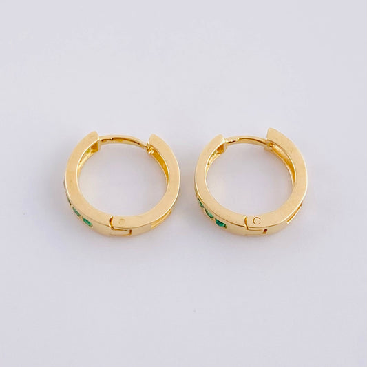 Hoop Earrings Carril Emeralds 13pts 1.6g / 1/2 in 18K Yellow Gold