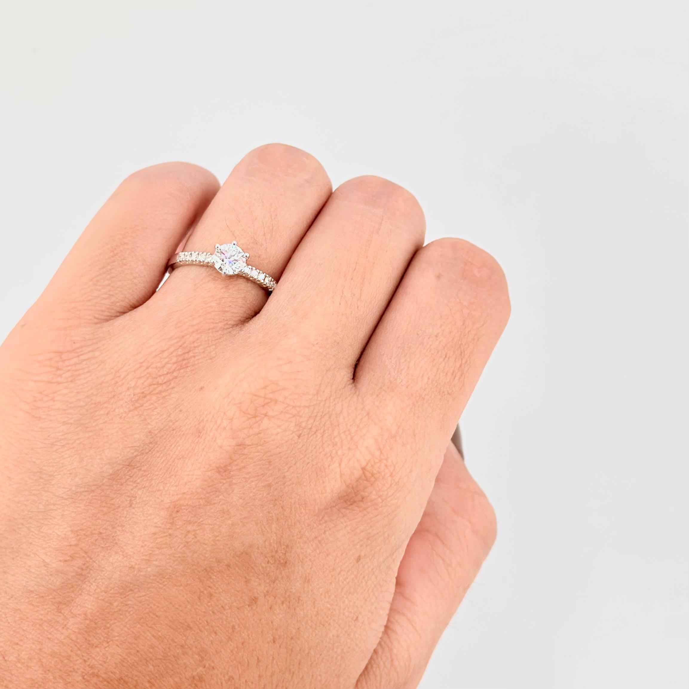 Solitaire Ring Six Prongs Diamonds 9pts 2.5g / T6 3/4 18K White Gold