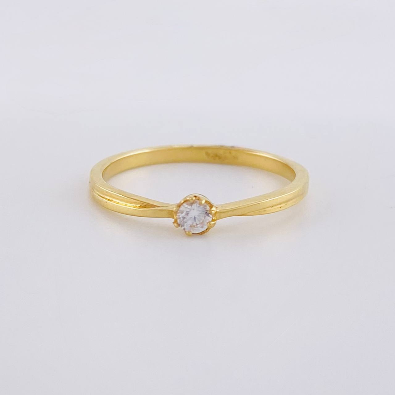 Solitaire Ring 2.05g / Size 7 3/4 Yellow Gold 18K