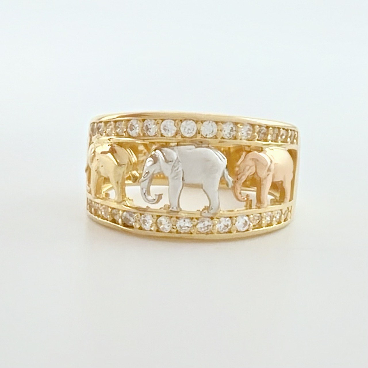 Three Elephant Ring 5.95g / Size 7 1/2 Three Golds 18K