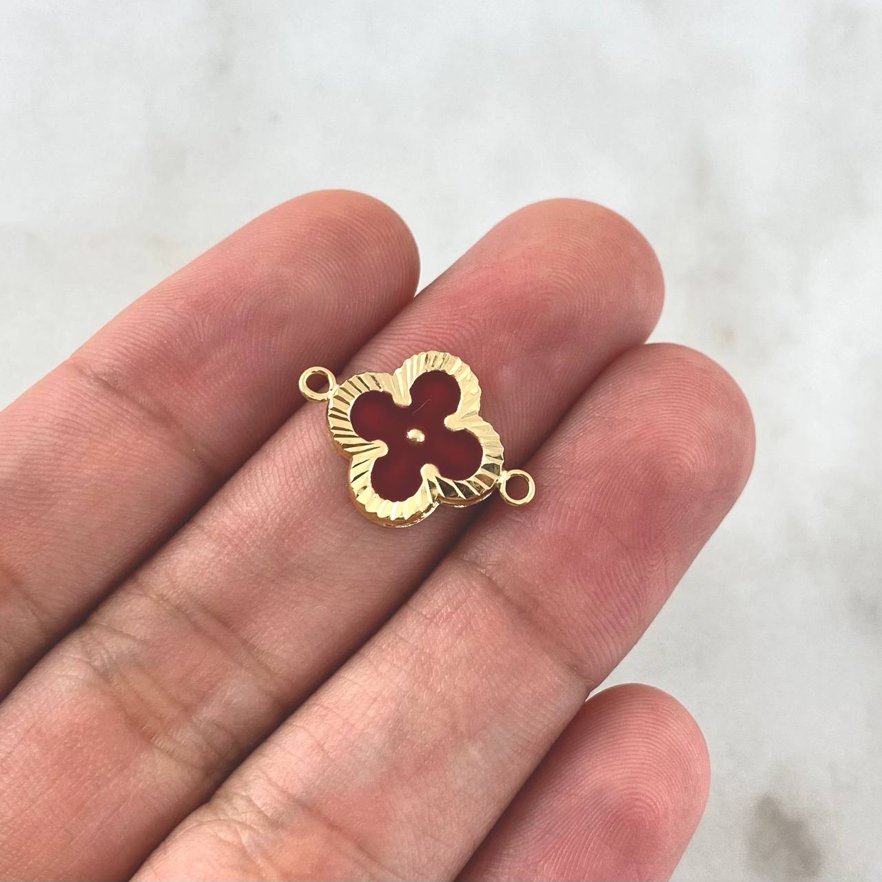 Herraje Trebol VCyA 1gr / 2cm / Diamantado Resina Roja Oro Amarillo 18K ©