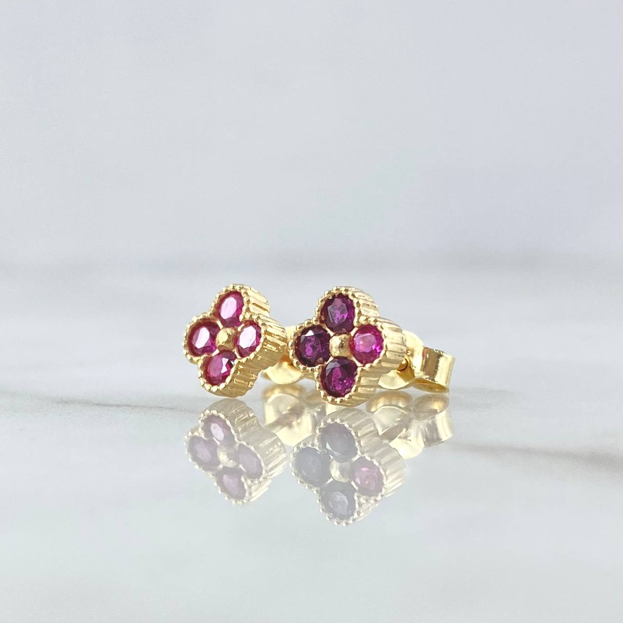 Stud Earrings Textured Edge Flower 2.05gr / 8mm Fuchsia Zircons 18K Yellow Gold