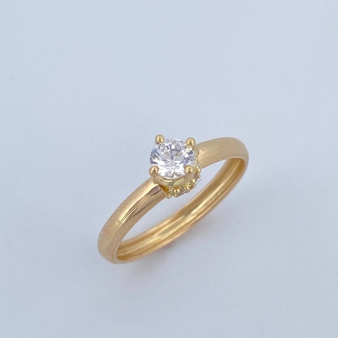 Classic Solitaire Ring Base 1.1gr / Size 3 3/4 / 18K Gold $