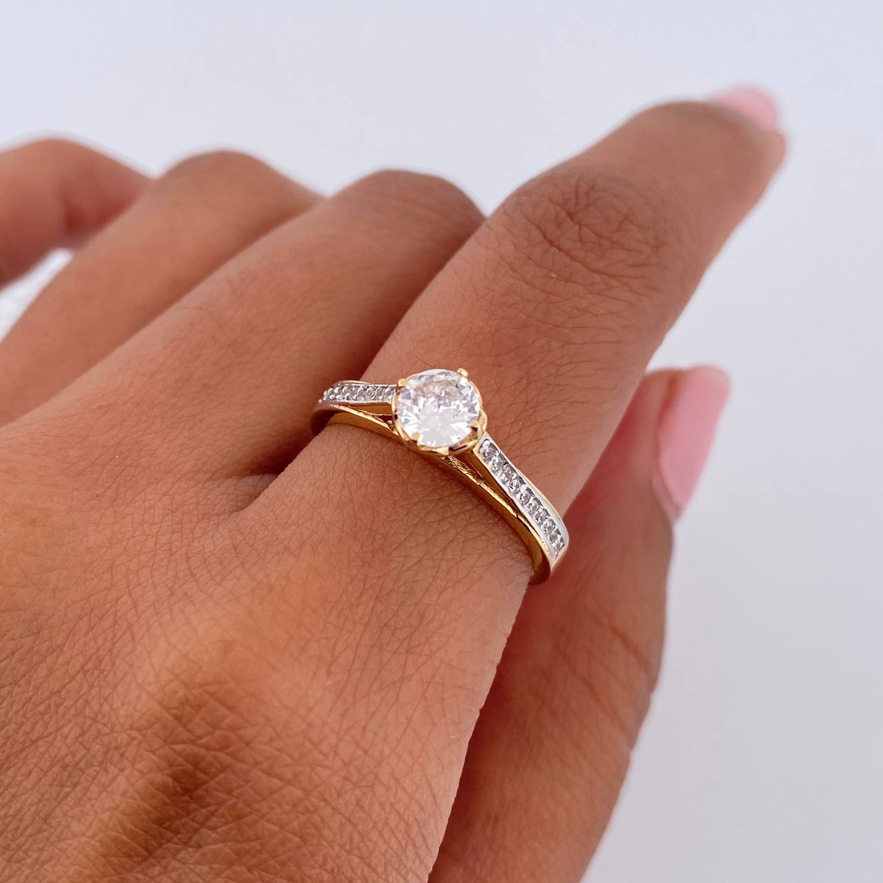 Solitaire Ring Bridge 2.55gr / Size 6 3/4 / 18K Gold $