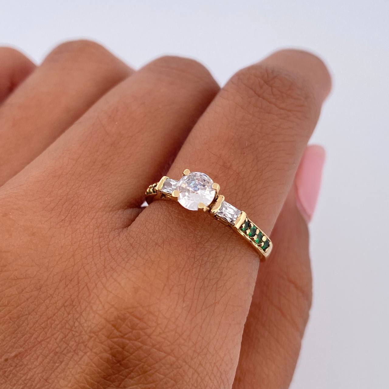 Trio Solitaire Ring 2.1gr / Size 6 / 18K Gold $
