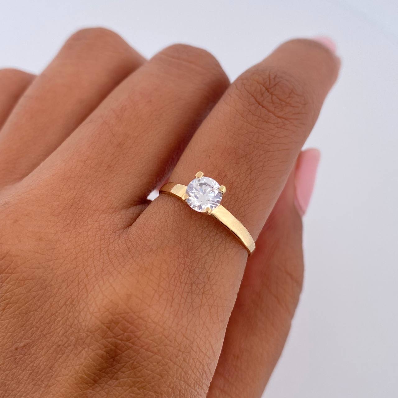 Solitaire Ring 1.45gr / Size 5 1/2 / 18K Gold $