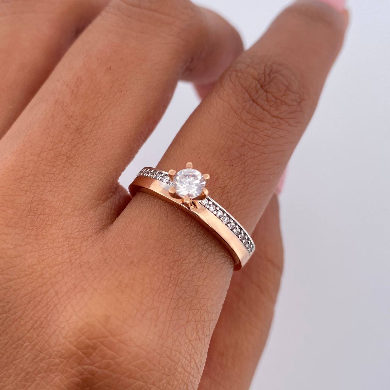 Solitaire Ring Line 2.8gr / Size 6 3/4 / 18K Gold $