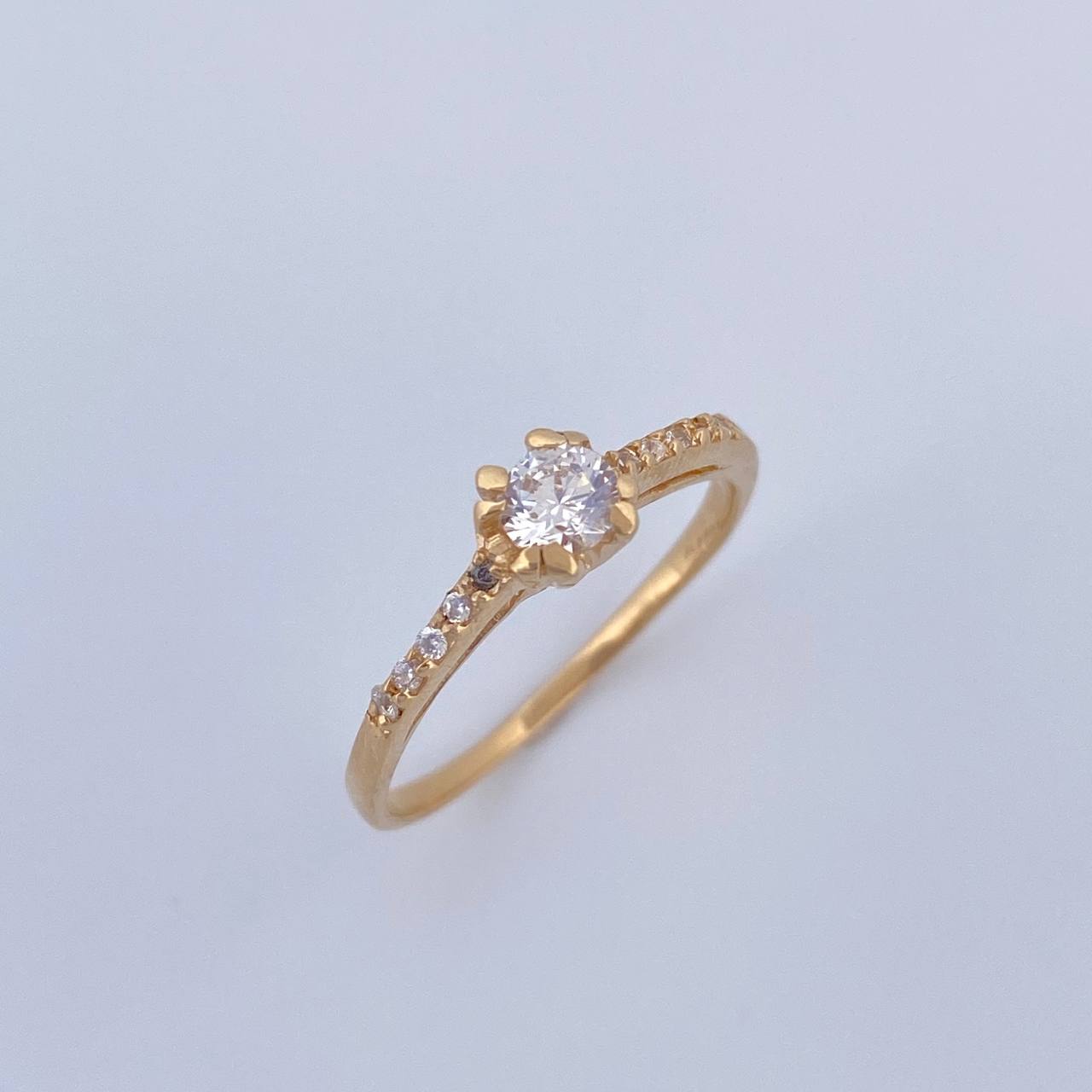 Solitaire Ring Churumbela 1.75gr / Size 6 / 18K Gold $
