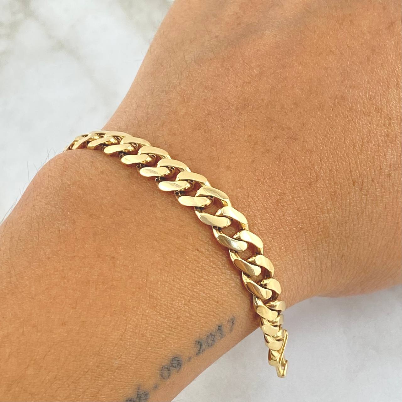 Cuban Links Bracelet 12.45gr / 18.5cm / 6.8mm Lobster Claw Smooth Box Yellow Gold +0 18K *