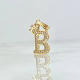 Dije Letra B Corona 1.5gr / 2.5cm / Circones Blancos Oro Amarillo 18K ©