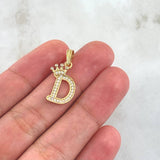 Dije Letra D Corona 1.45gr / 2.4cm / Circones Blancos Oro Amarillo 18K ©