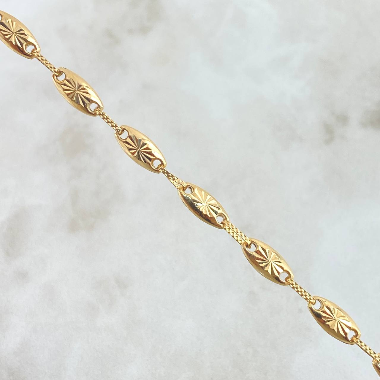 Pulso Rustico Diamantado 4.65gr / 21cm / 4.5mm Eslabones Texturizado Oro Amarillo 18K *
