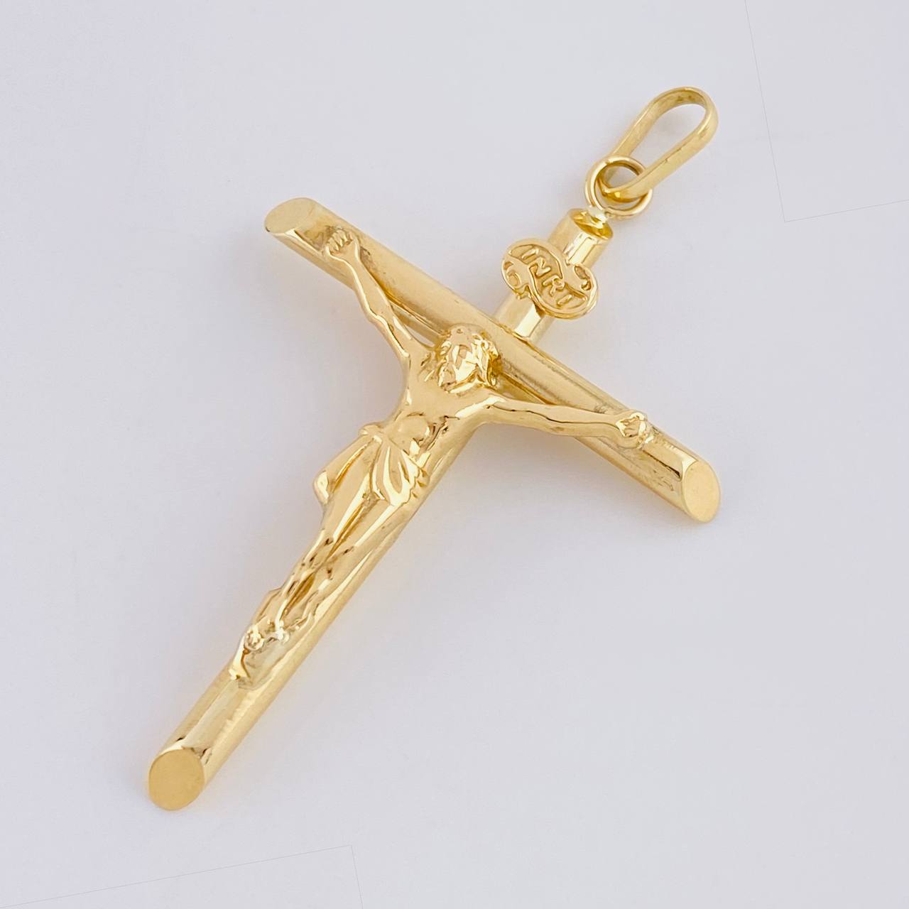 Pendant Flat-Tipped Cross 2.45g / 2 1/4 in 18K Yellow Gold
