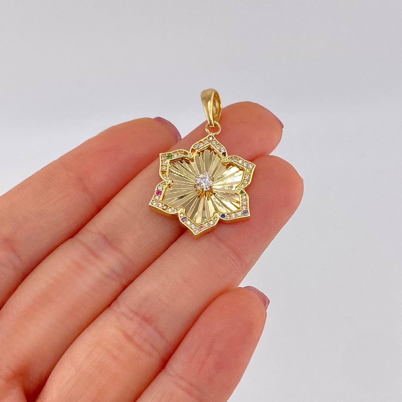 Dije Flor de Loto 3.35g / 1 1/4 in Oro Amarillo 18K