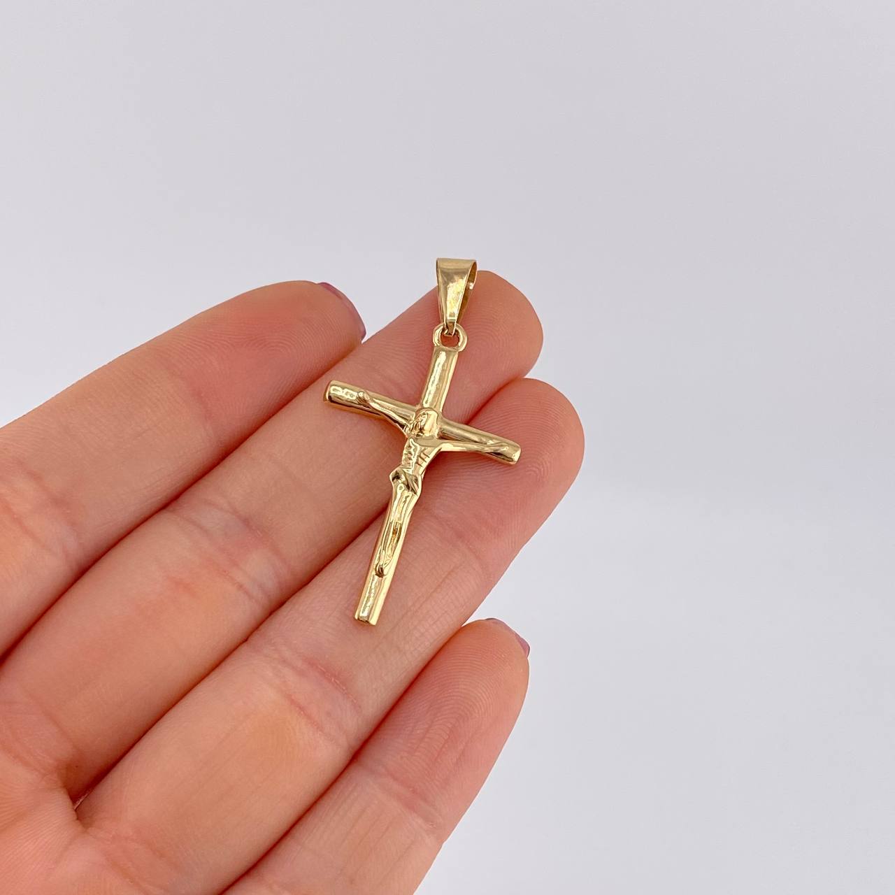 Dije Cruz Lisa 2.1g / 1 3/4 in Oro Amarillo 18K