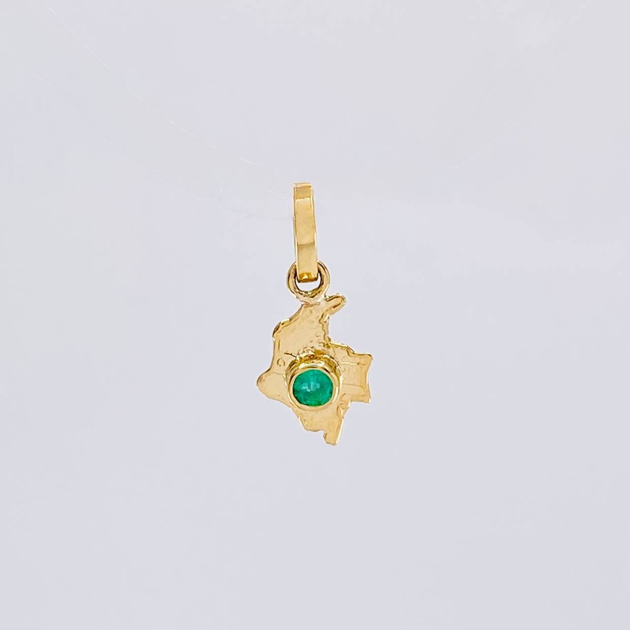 Pendant Emerald Map 4pts 0.25g / 1/2 in Yellow Gold 18K